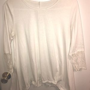 White quarter sleeve shirt